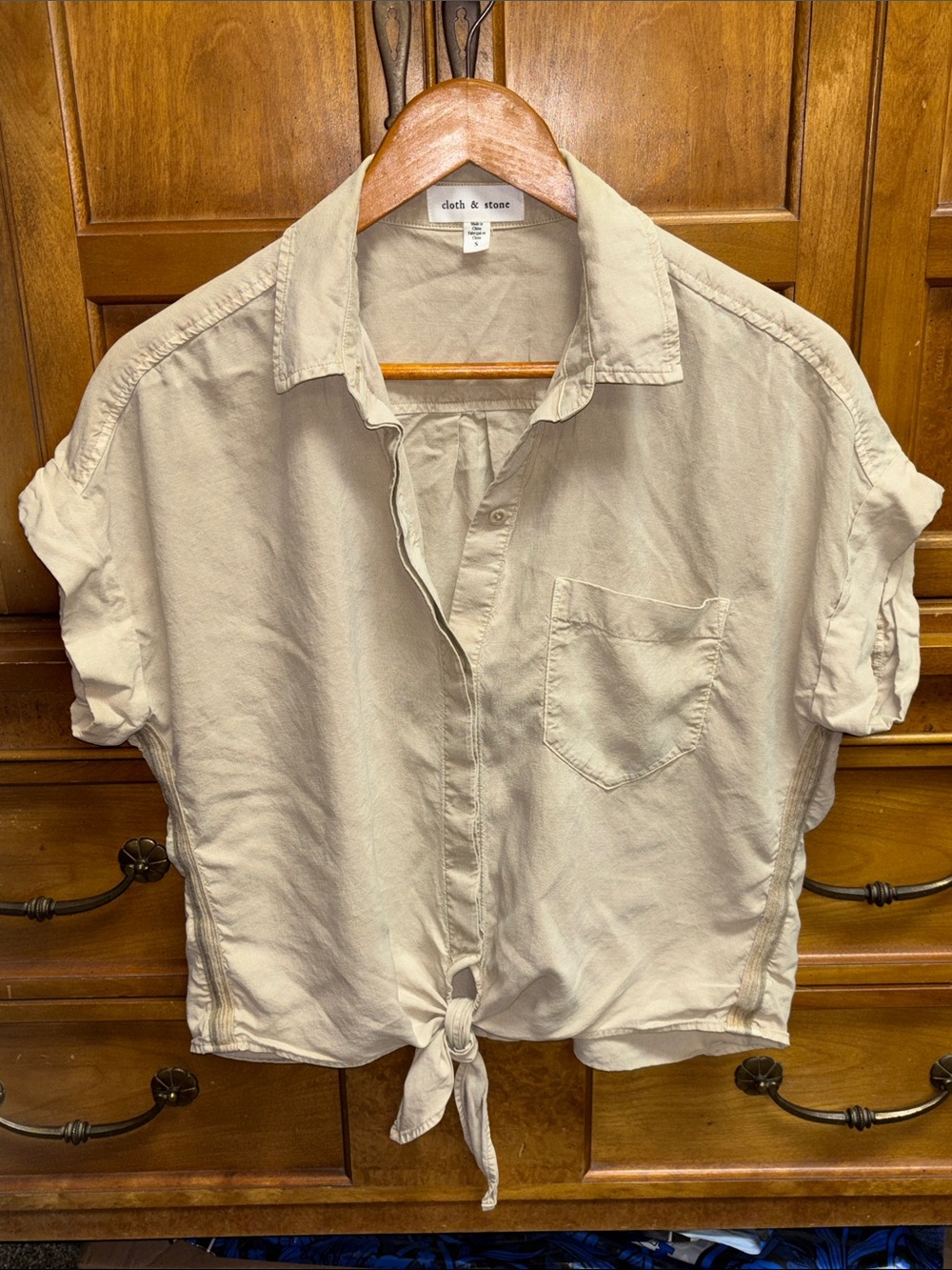 Cloth & Stone Women's Short-Sleeve Tie-Front Shirt - Light Tan/Stone GUC